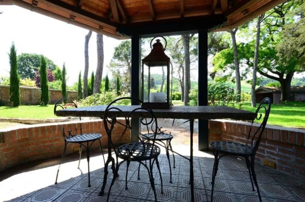Villa Ottocentesca Immersa Nel Verde Montecavolo Exterior foto