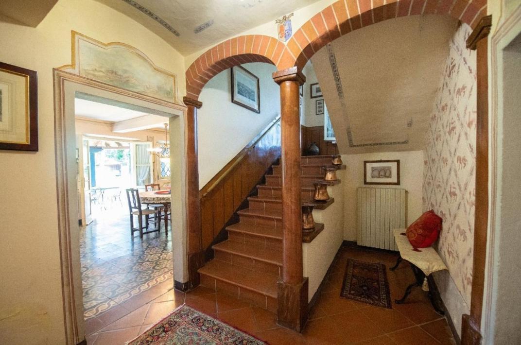 Villa Ottocentesca Immersa Nel Verde Montecavolo Exterior foto